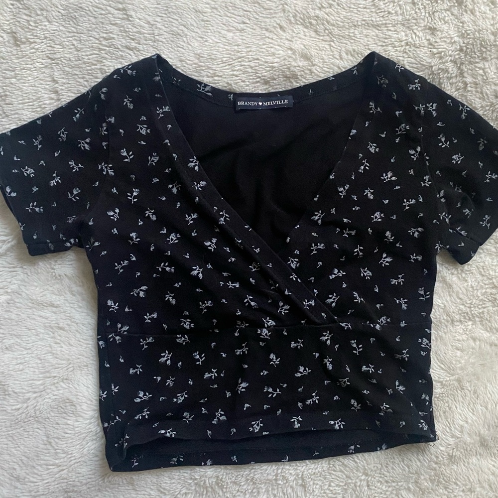 Brandy Melville Amara Wrap Top 🎀